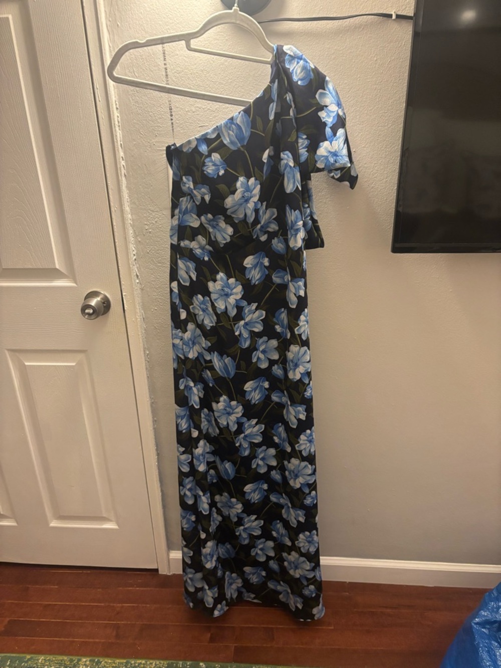 Sachin & Babi Chelsea Gown Blue Floral - Picture 2 of 3